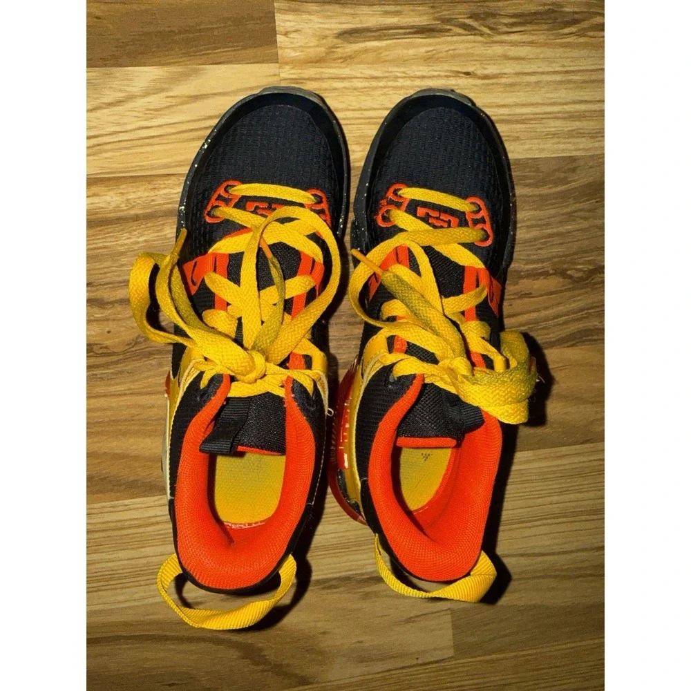 Nike Lebron witness 7‎ Boys Youth 4Y 4 sneakers Tennis shoes
